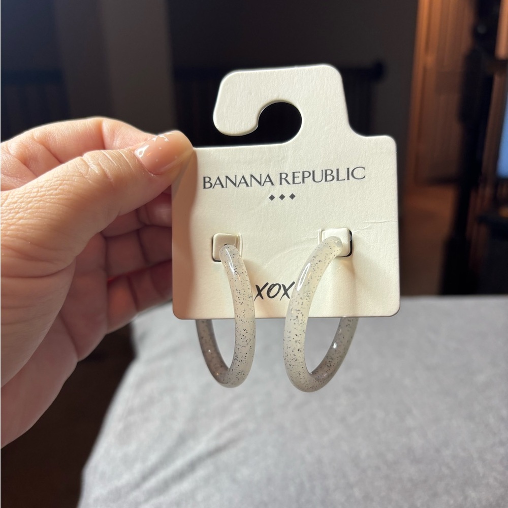 Banana Republic Speckled Resin Hoop Earrings NEW Party Gift Work Accessories